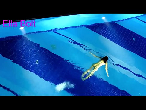 ❤️ මට නැරඹීම නැවැත්විය නොහැක, තරුණ රන්වන්තිය ELLA BOLT නිවාඩු නිකේතනයේ තටාකයේ නිරුවතින් පිහිනීමට හසු විය ️ Hard කාමුක si.filmepornonline.ru ️❤